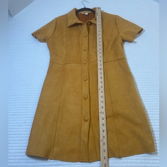 🍂🍁Fall Outfit! Faux Suede Button Up Dress. Gold Color. Short Sleeves. Size M. - Picture 7 of 9